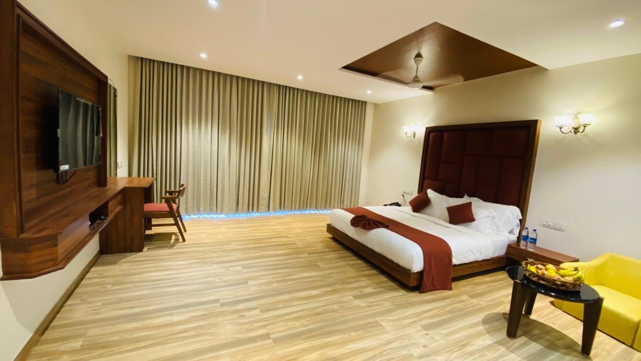 Krishna Riverside Resort Vāsad Exterior foto