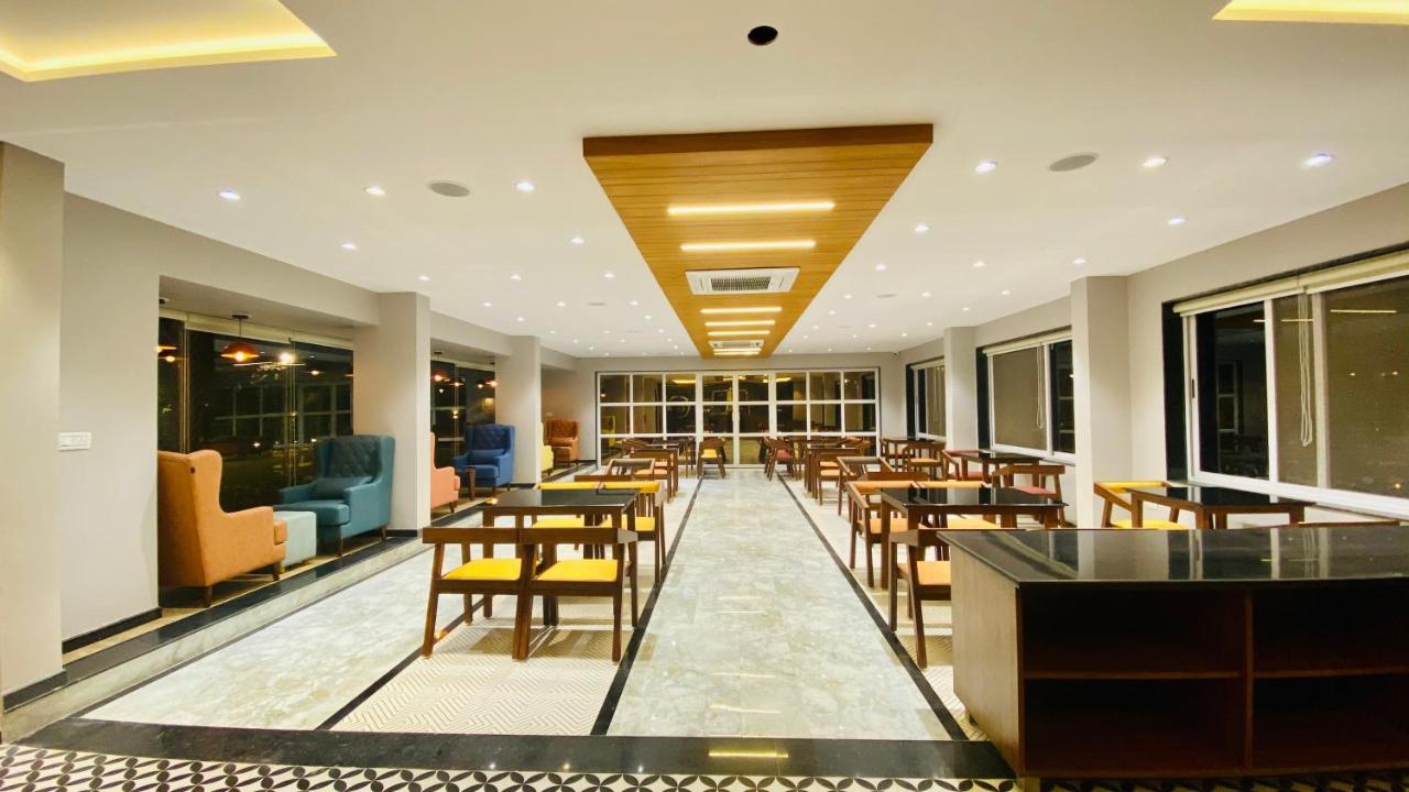 Krishna Riverside Resort Vāsad Exterior foto