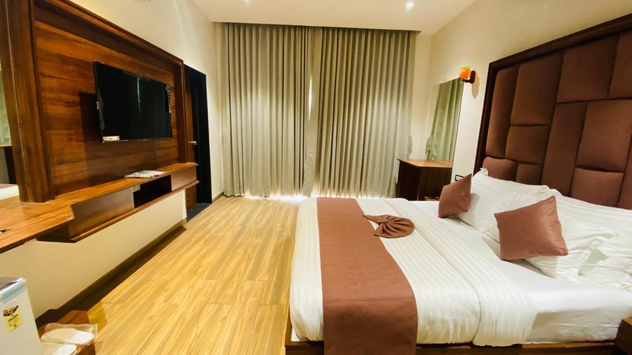 Krishna Riverside Resort Vāsad Exterior foto