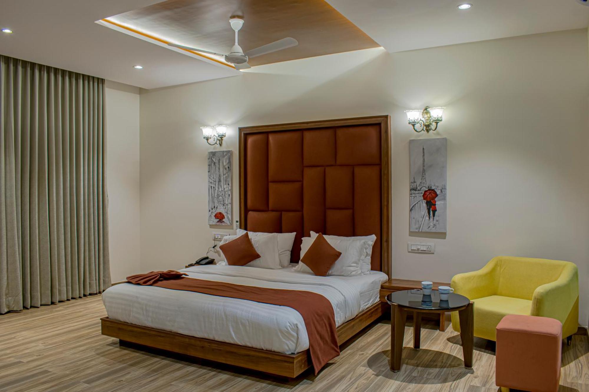 Krishna Riverside Resort Vāsad Exterior foto