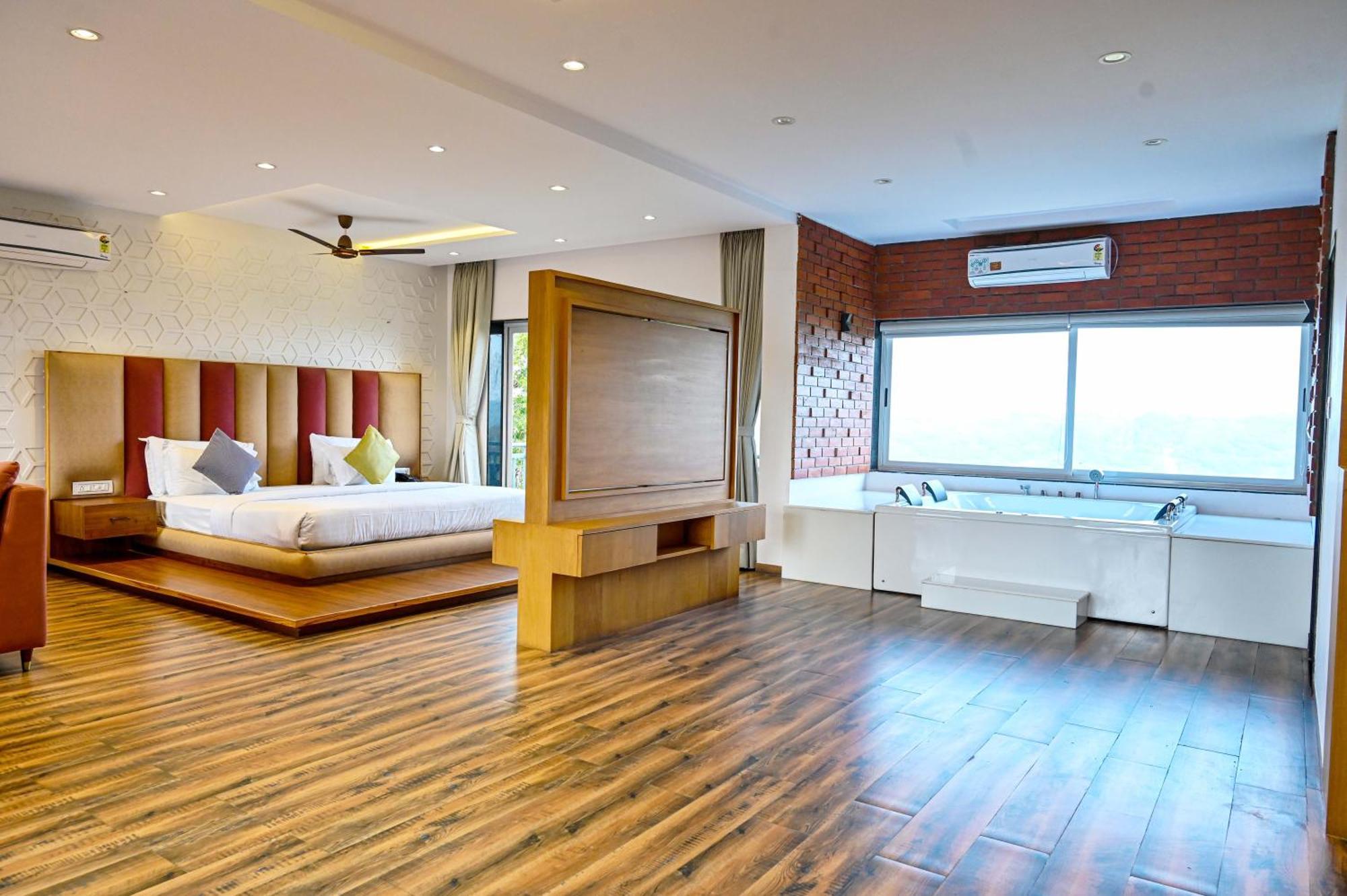 Krishna Riverside Resort Vāsad Exterior foto