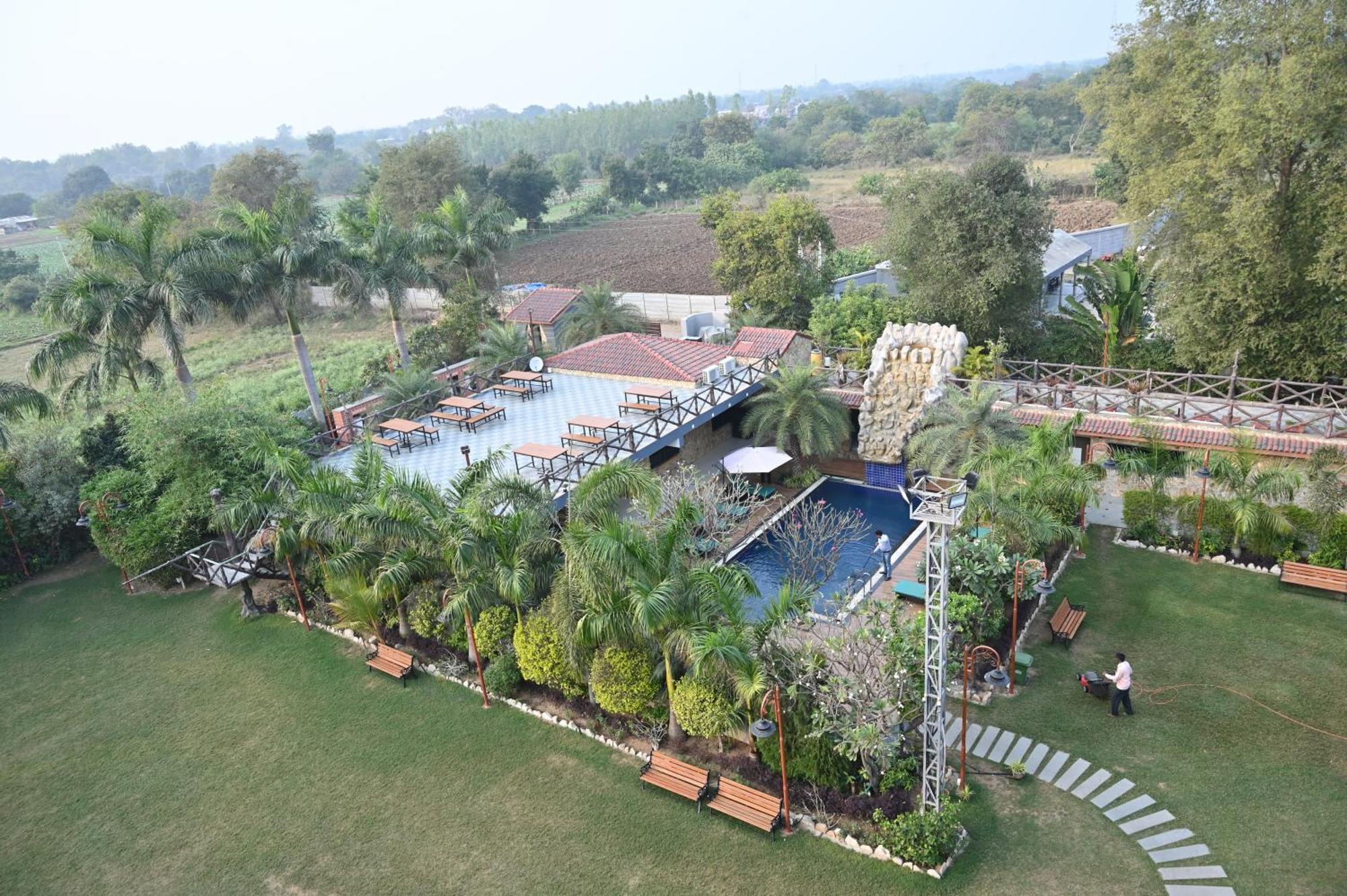 Krishna Riverside Resort Vāsad Exterior foto