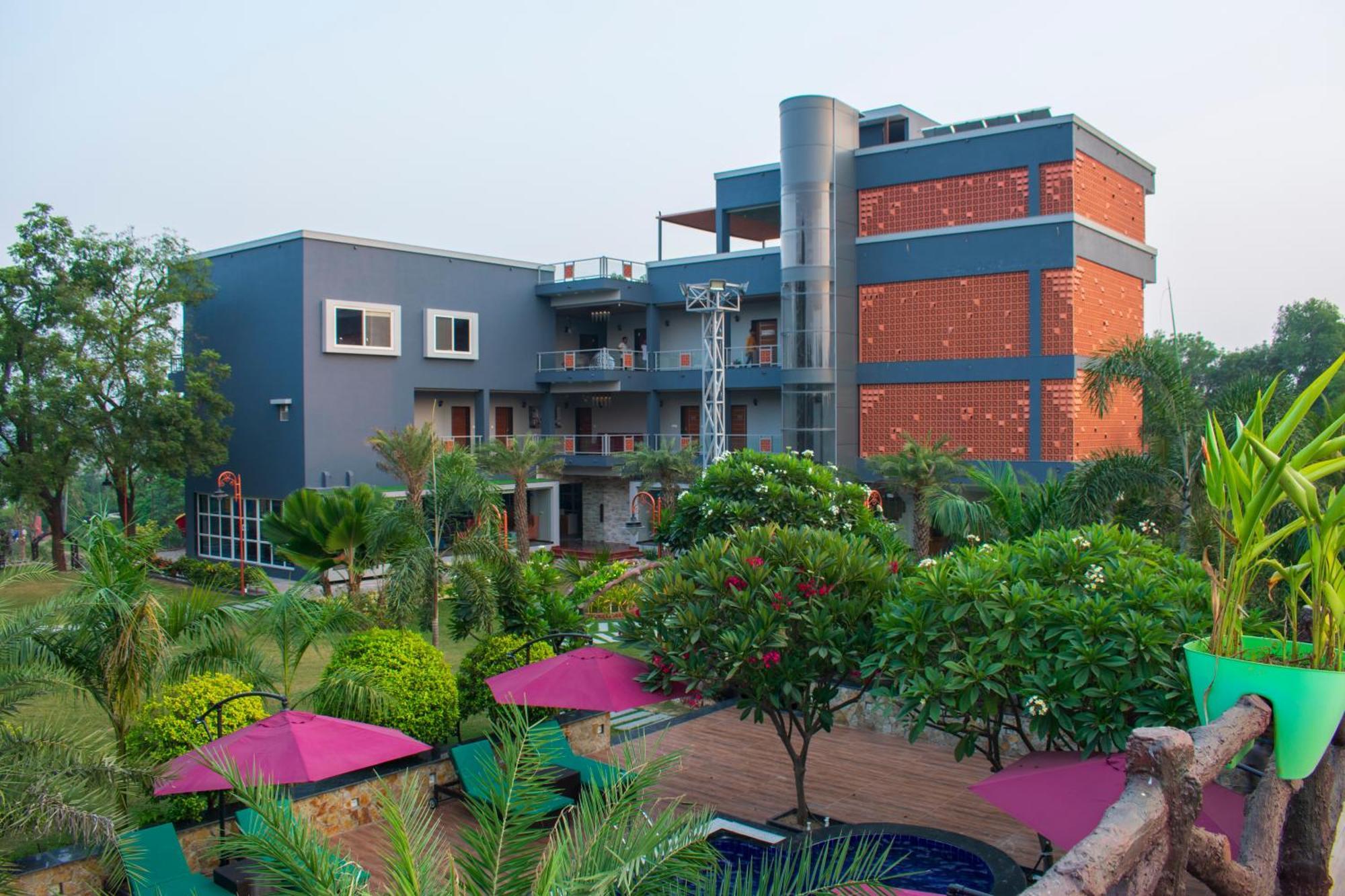 Krishna Riverside Resort Vāsad Exterior foto