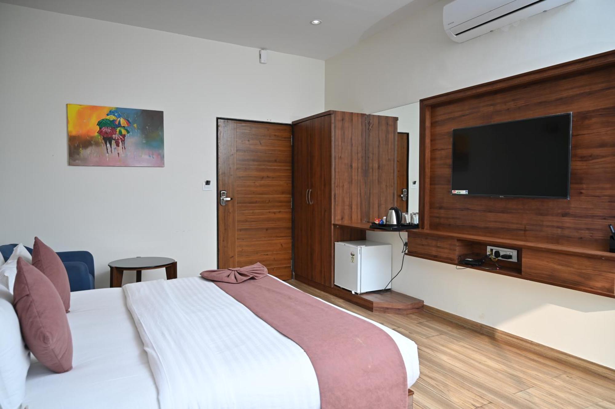 Krishna Riverside Resort Vāsad Exterior foto