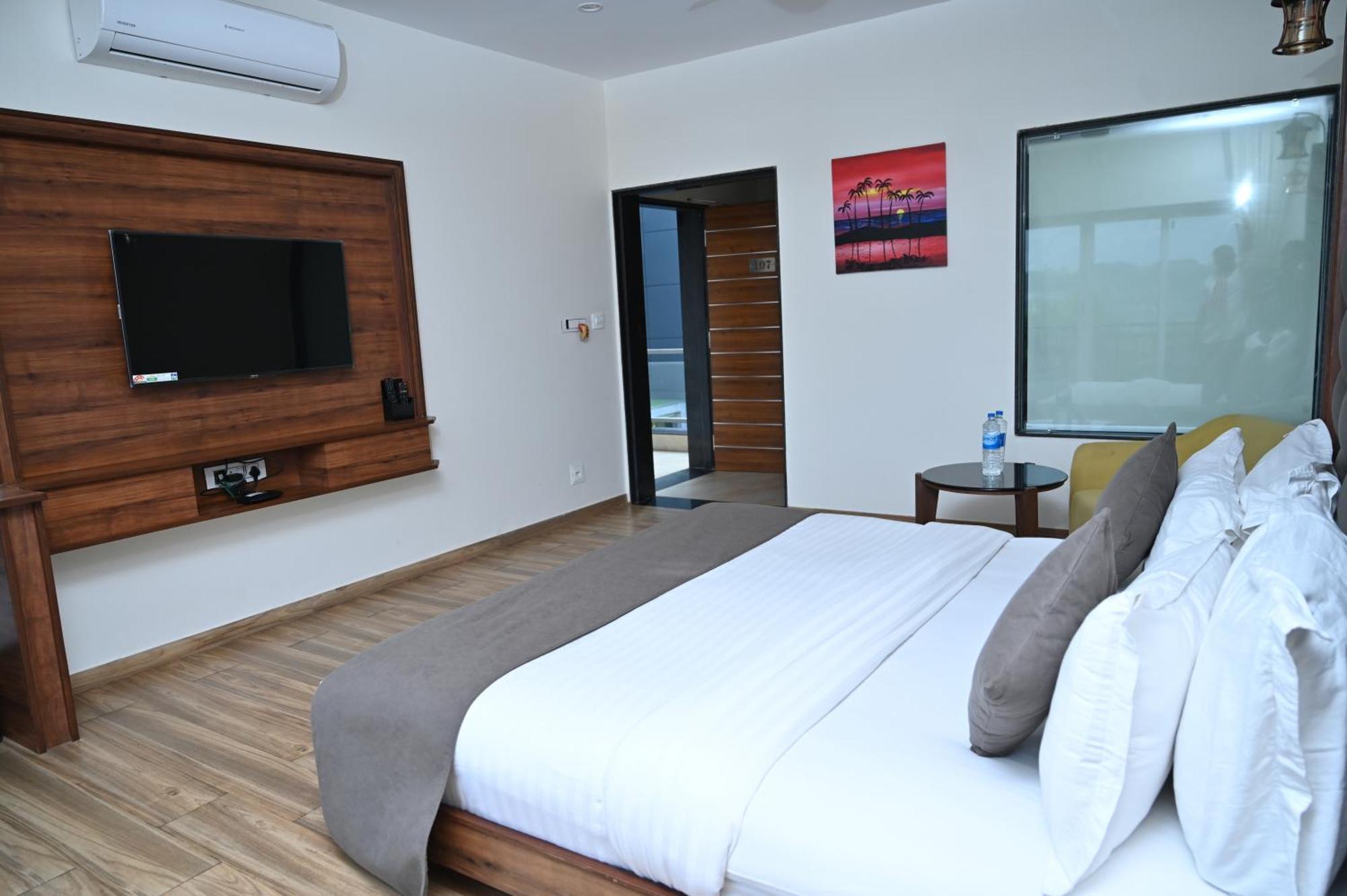 Krishna Riverside Resort Vāsad Exterior foto