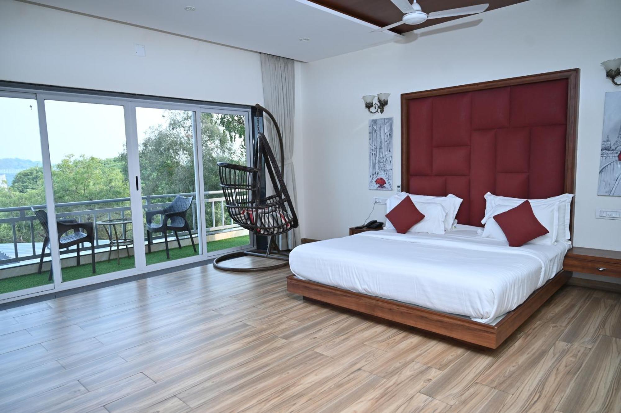 Krishna Riverside Resort Vāsad Exterior foto
